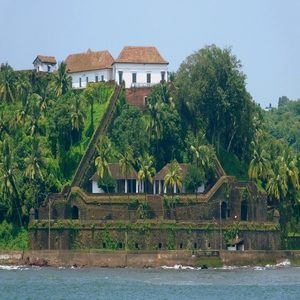 Reis_Magos_Fort_-_View_from_Mandovi_River (1) (1)